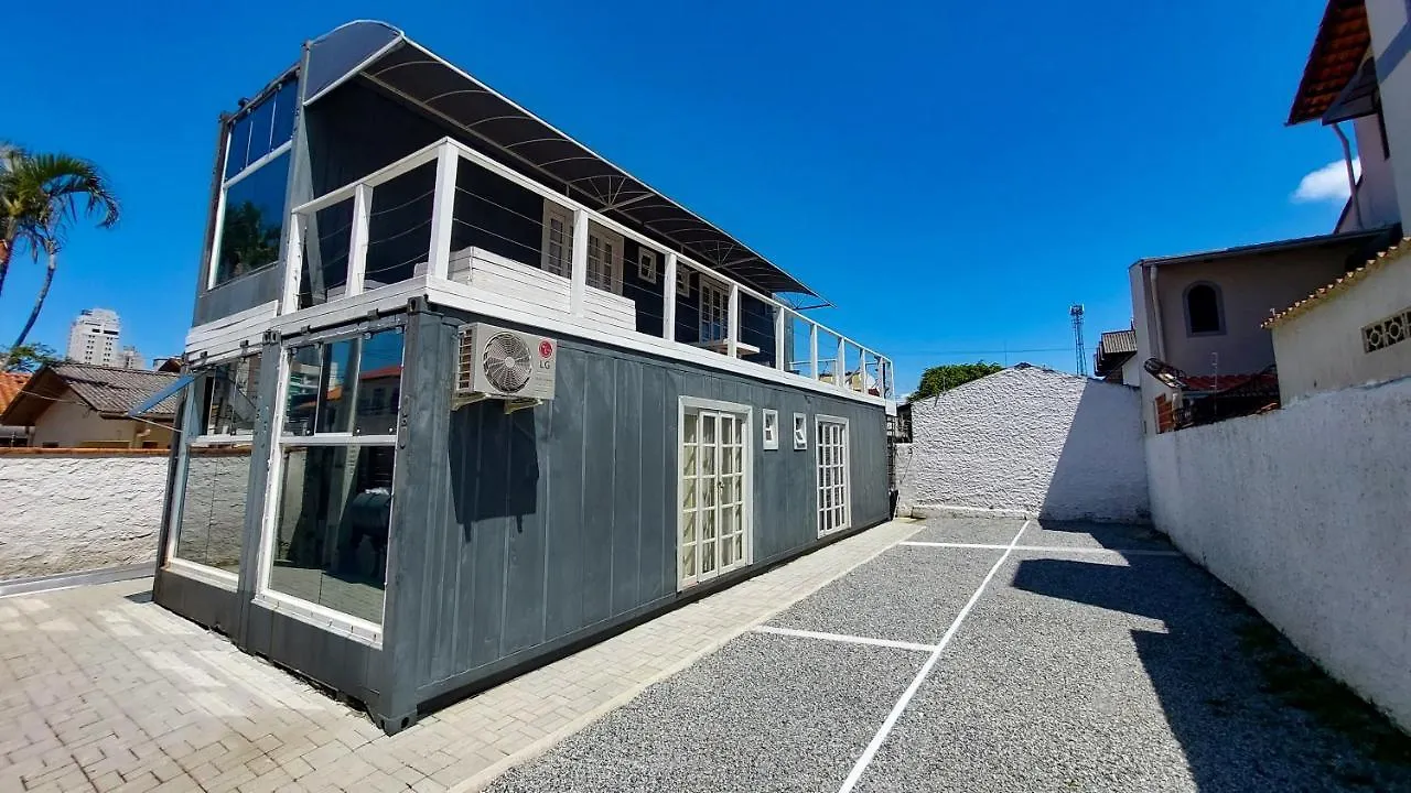 Balneário CamboriúMarco Zero Containers 3公寓